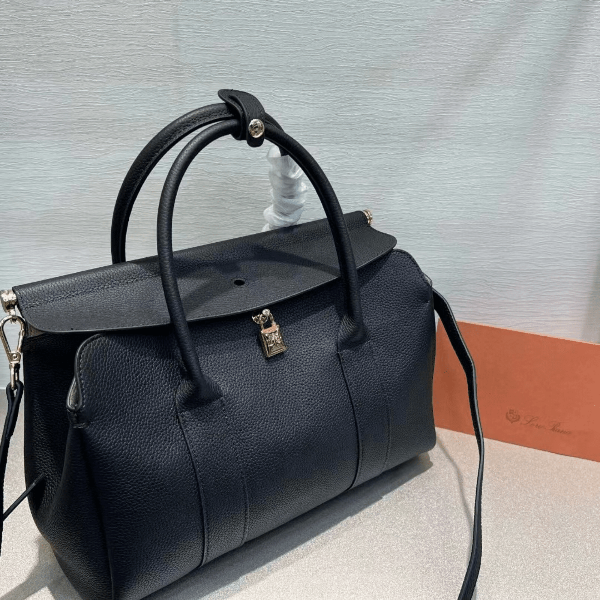 Classic Italien Leather Handbag