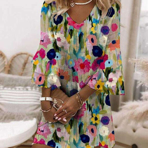 Womens Patricia Romantic Floral Print V-Neck Mini Dress