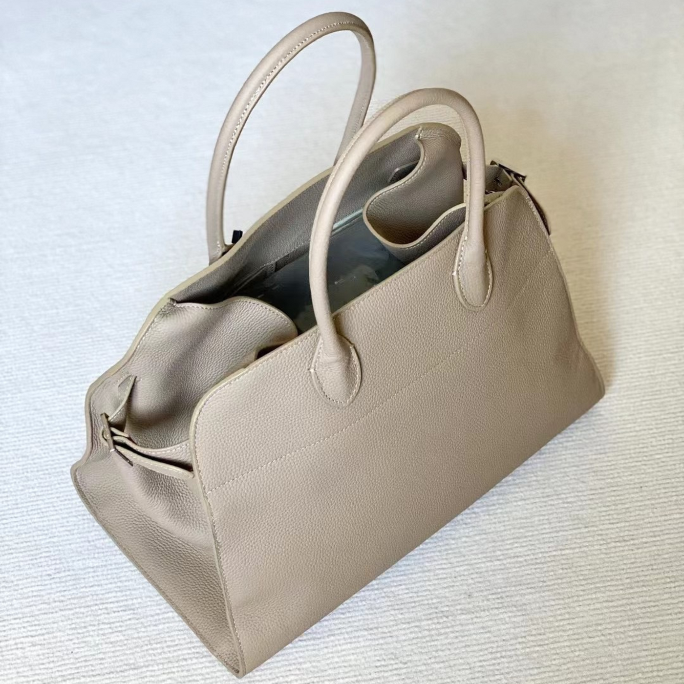 Luxurious Top-Layer Leather Tote Bag