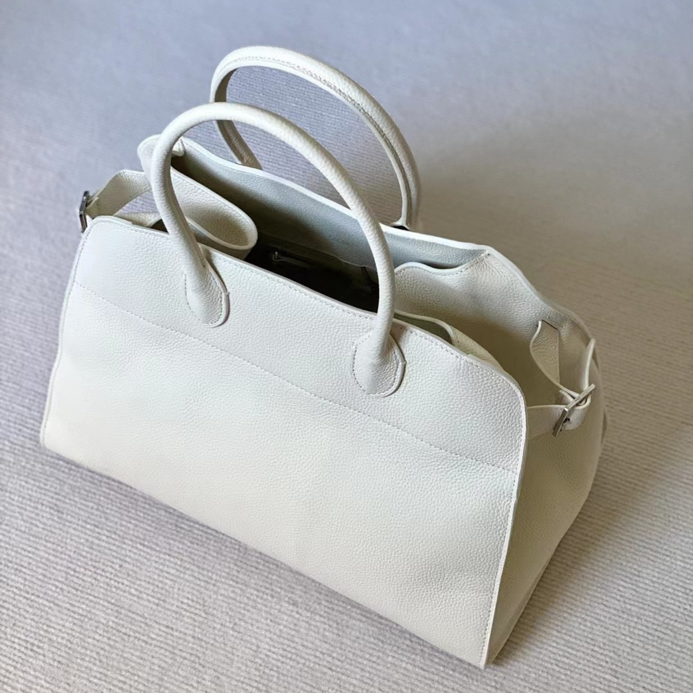 Luxurious Top-Layer Leather Tote Bag