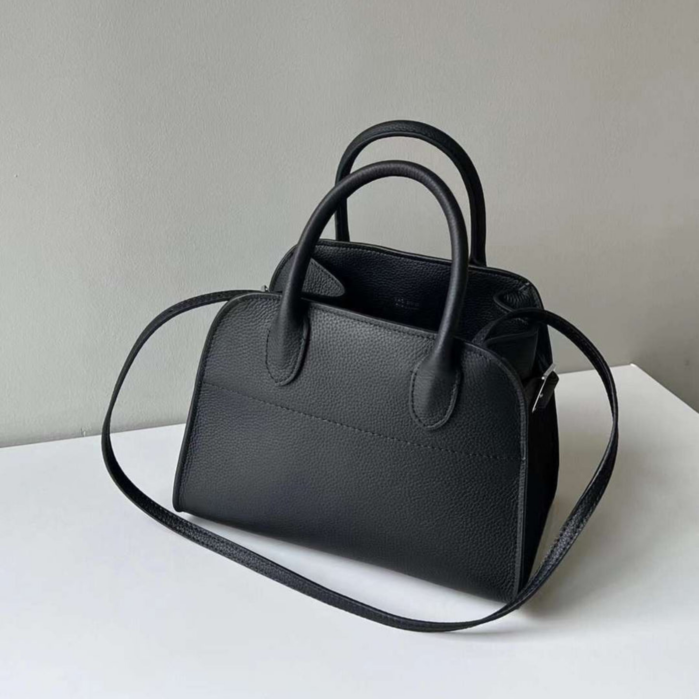 Luxurious Top-Layer Leather Tote Bag