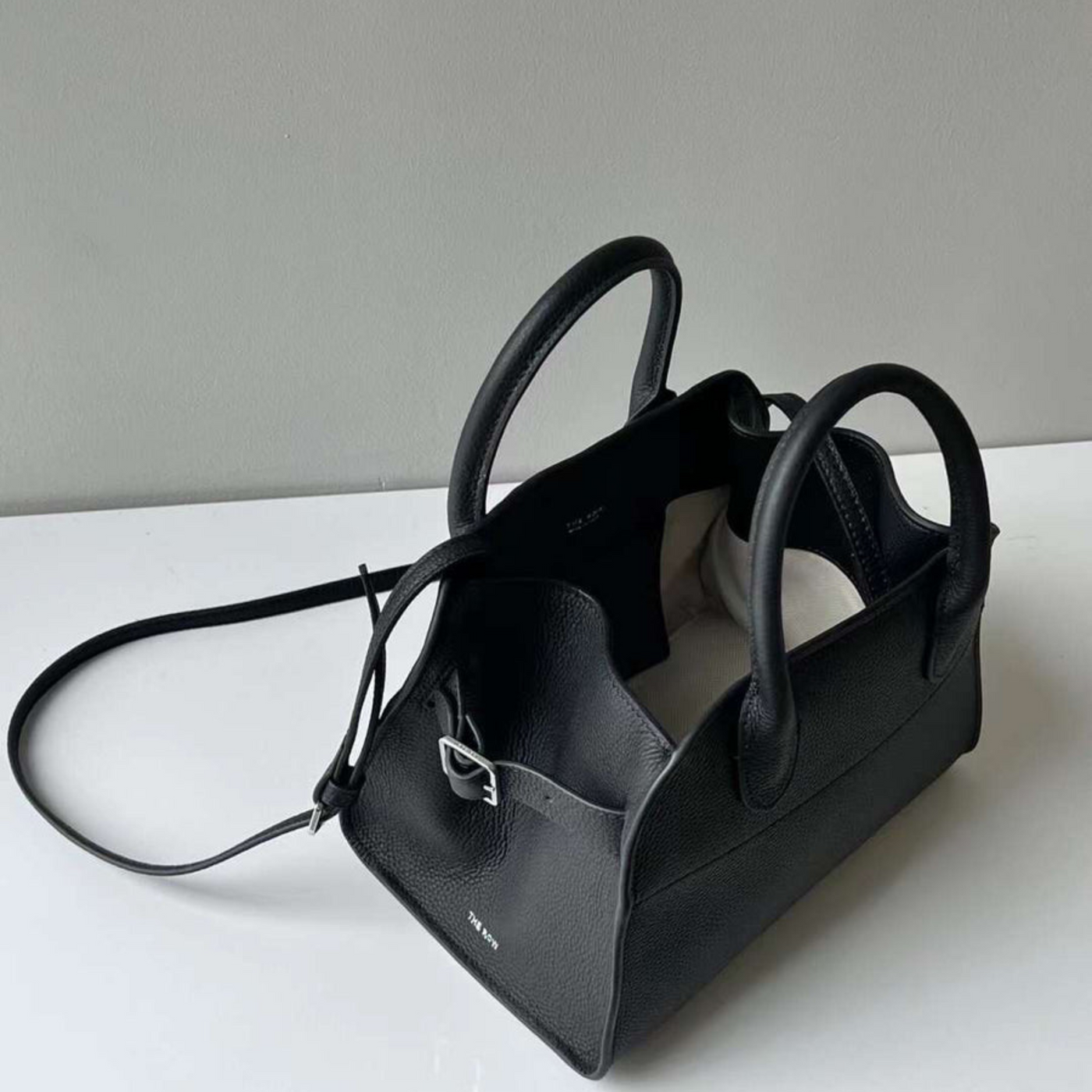 Luxurious Top-Layer Leather Tote Bag
