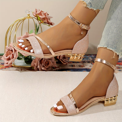 Kitten Heel Pumps – Chunky, Shiny & Versatile - Lunavitae