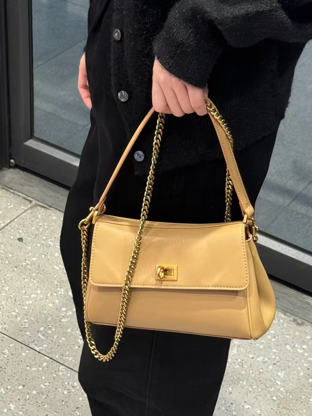 Nano Vintage-Style Leather Shoulder Bag
