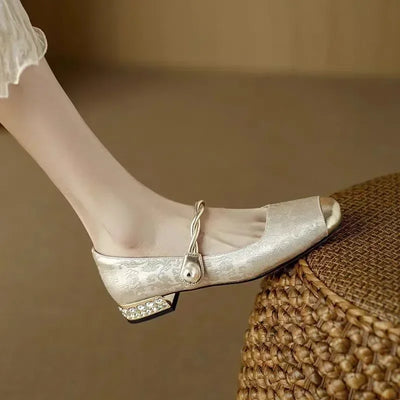 Naila Pumps - Lunavitae