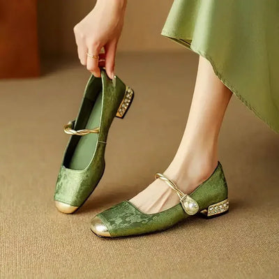 Naila Pumps - Lunavitae