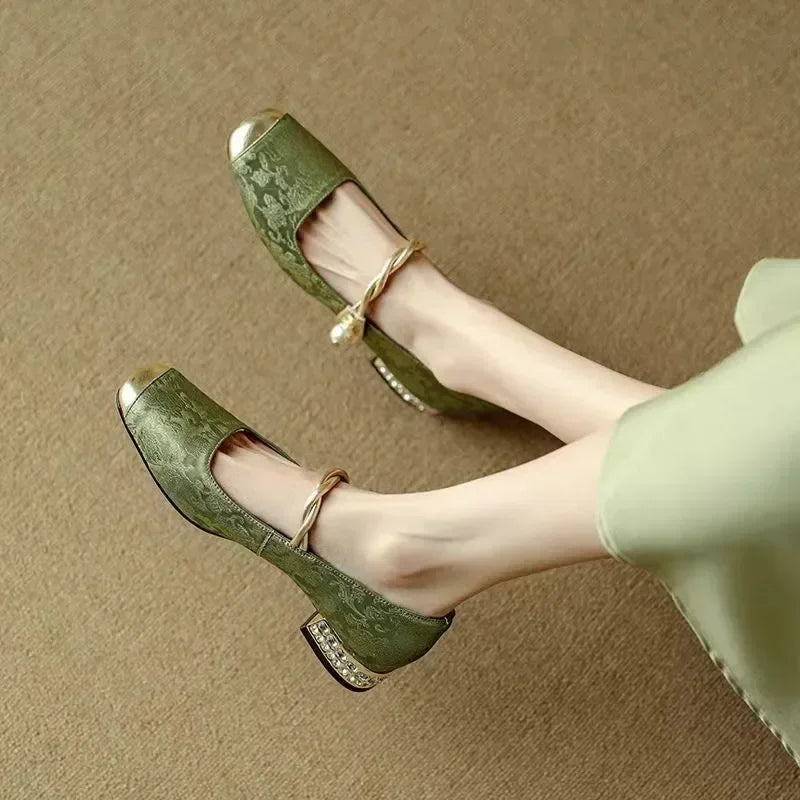 Naila Pumps - Lunavitae