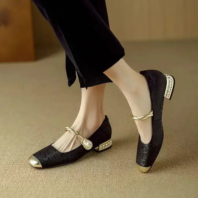 Naila Pumps - Lunavitae