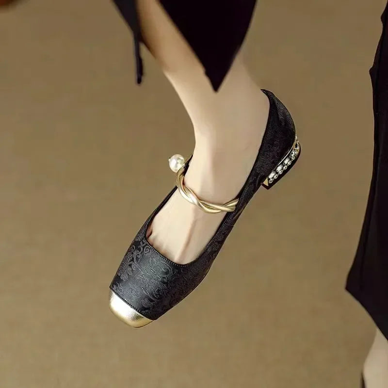 Naila Pumps - Lunavitae