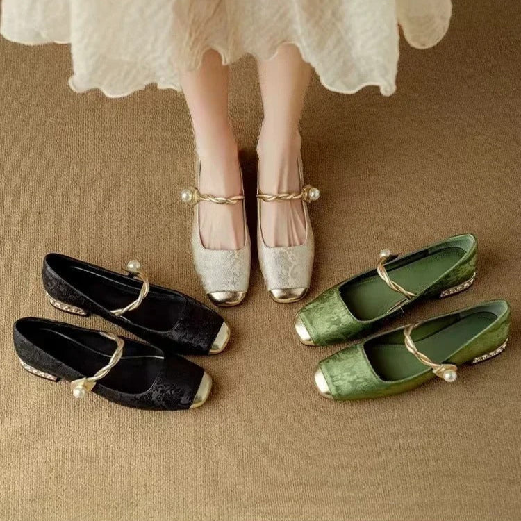 Naila Pumps - Lunavitae