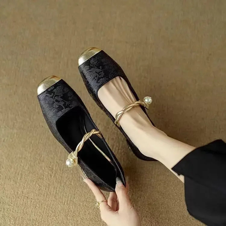 Naila Pumps - Lunavitae
