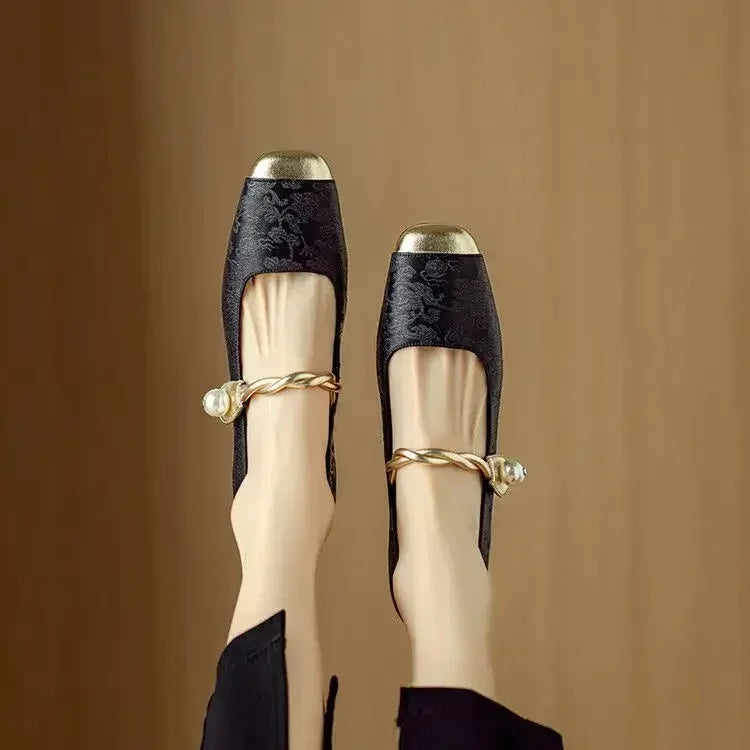 Naila Pumps - Lunavitae