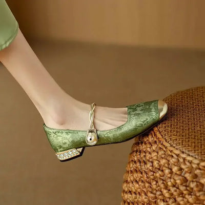 Naila Pumps - Lunavitae