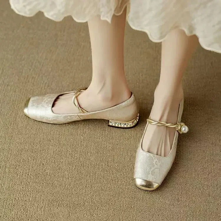 Naila Pumps - Lunavitae